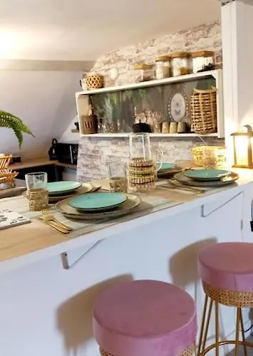 Les Lanternes Apartment *